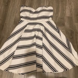 Stopped flare dress short